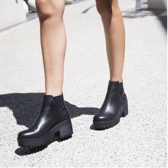 Platform Chelsea Boot with heel - Picture 4 of 4